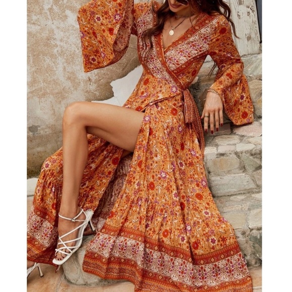 Dresses & Skirts - Boho floral print wrap maxi dress